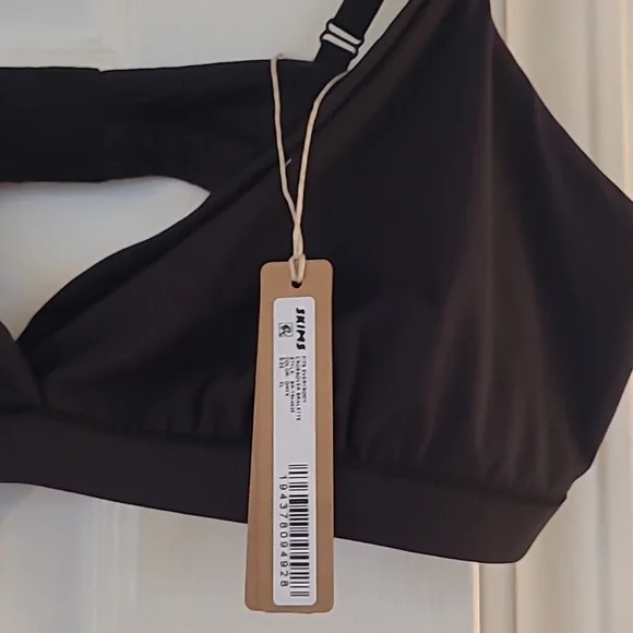 Nwt Skims crossover bralette. - Picture 2 of 3